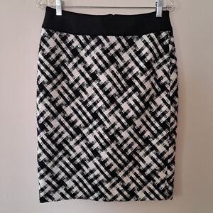 White House Black and White Pencil Skirt